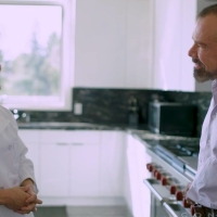 粗屌老爹背着妻子和服务生做爱 720P新作