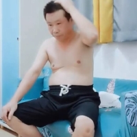 淫妇约胖叔被暴力抽插内射流精