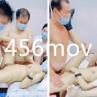 四名大叔排队草逼（8）