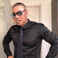 网红肌肉男神帅叔要帅哥帮他吃射，射在他嘴里