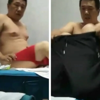 老司机大爷进门脱光开整