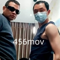 小骚零又约两大叔3P