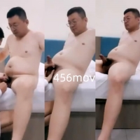 偷拍正装男约眼镜大屌儒雅帅叔啪啪