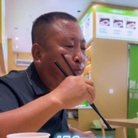 帅中年的宾馆射精救赎（12）