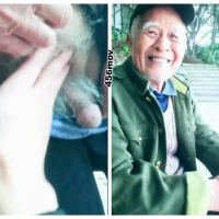 骚男野外吃玩白眉老人白毛大鸡