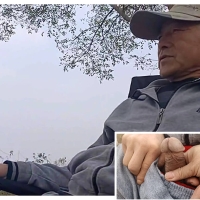 大叔野外讲述他的浪漫情史