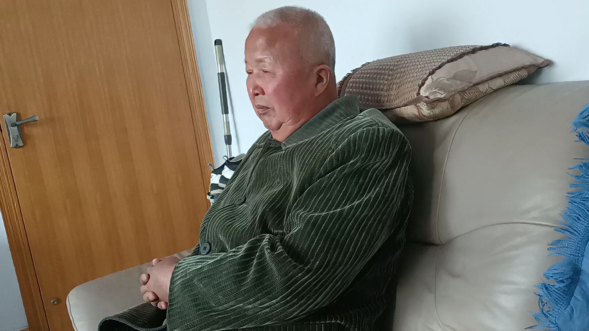 看望久疏的胖老爷