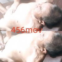 熊叔给三名中老搓澡强制撸射一位大屌表情射