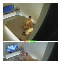 《居家摄像头破解》中年大叔各种姿势爆插身材火爆的