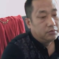 T386原创中年大叔全裸语音互动撸射