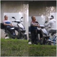 露阴癖大叔光天化日打飞机