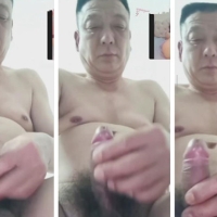 粗壮大叔视频撸射