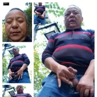 网红大叔在公园喷射2