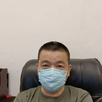 T363原创公司领导值班室激情撸射这次精明了带口罩