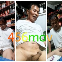 牛哥凌晨盘巨根小卖部老板–货架下面激情啪啪