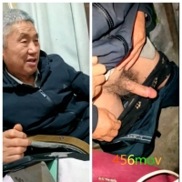 燕妹勾引白发老保安带厕所取精