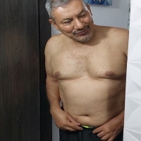 胖老伯来到浴间和晚辈玩操 1080P