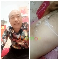 大叔爆射一肚皮白色牛奶