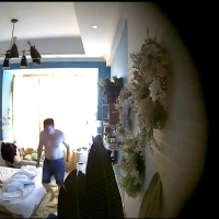 酒店大叔和情人玩深蹲插入