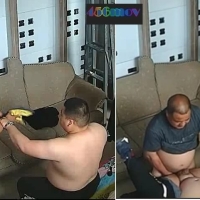 偷拍老熊草中熊