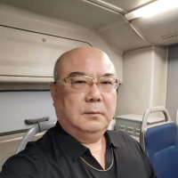 T332原创眼镜大伯激情互动撸射，射真多，乳头刺激