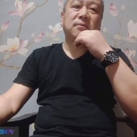 企业帅大叔脱光 喷射