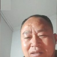 T519原创憨厚大叔全裸语音互动撸射浓浆