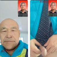 光头帅老激情撩骚玩漂亮的大鸡巴喷射