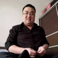 T313原创眼镜中年射一手上，语音互动