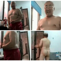 红裤骚老头秀身材语音撸射