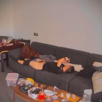 【网友上传】破解家庭监控黑袜小叔饥渴玩屌