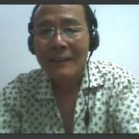 眼镜老头很享受