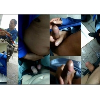 勾引蓝衣帅老进厕所玩