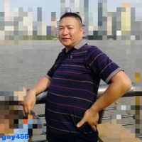 原创 巨根帅叔全裸语音射 狂喷精II