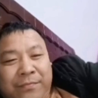 憨憨的大叔射肚子上