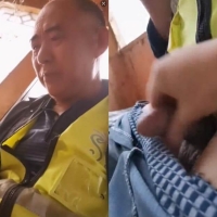 放片勾引直男清洁工老头撸射