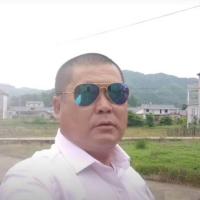 T534原创骚中年大叔语音互动激情撸射