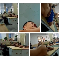 变态大叔偷拍浴室各伯（23）