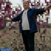 原创 近6旬帅老爷子 白皙全裸语音射