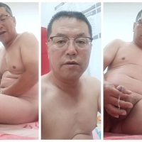 D1555 女声撩企业骚大叔全裸语音激情大屌射