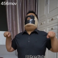 中年正装胖大叔被粗口调教控射