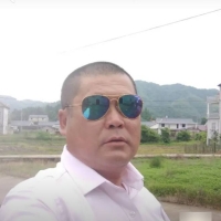 T438原创首发中年大叔全裸激情语音互动撸射