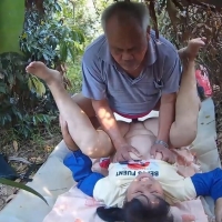 喜欢抓奶胖大爷嫖鸡射完差点起不来