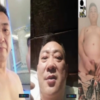 大叔在公共澡堂视频 骚话多 语音射