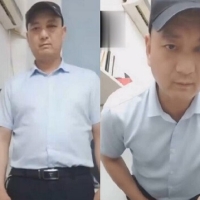 衬衣大屌叔飞机撸射